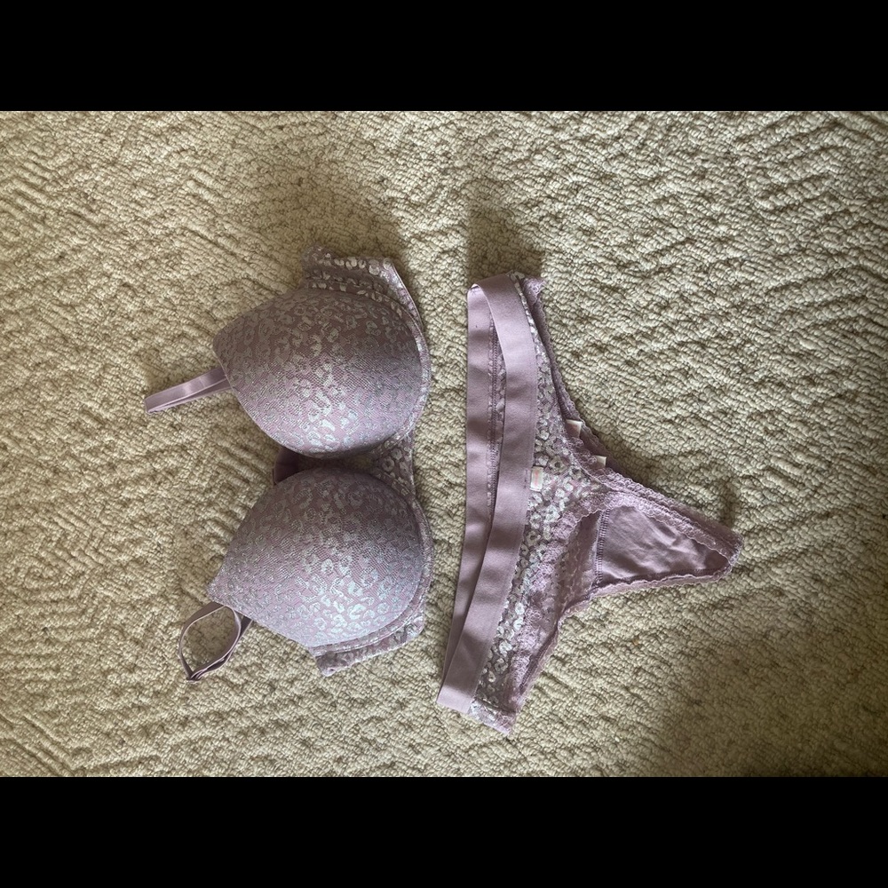 Victoria’s Secret Pink bra set